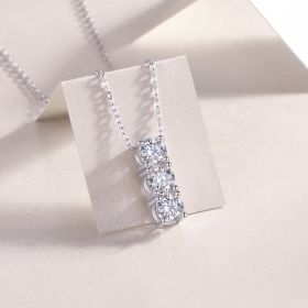 1Round - A Fashionable And Luxurious Diamond Jewelry Pendant Set With 0.5-carat Moissan Diamonds, S925 Sterling Silver And Platinum Plating Prohi (Option: Half a carat)