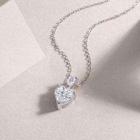 1The Beloved Of The Heart - A Fashionable And Luxurious Diamond Jewelry Pendant Set With Moissanite S925 Sterling Silver And Platinum Plating Pro (Option: Including chain)