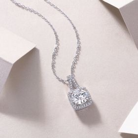 1Small Square Diamond - A Fashionable And Luxurious Diamond Jewelry Piece Set With 2-carat Moissanite S925 Sterling Silver And Platinum-plated Pe (Option: 2carat)