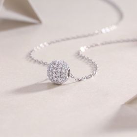 1Meet At This Moment - A Fashionable And Luxurious Diamond Jewelry Pendant Set With Moissanite S925 Sterling Silver And Platinum Plating Prohibit (Option: Including chain)
